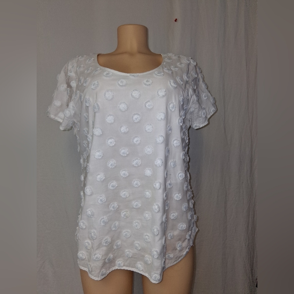 Chico's White Textured Polka Dot Tee Blouse Spring Summer Sz 1